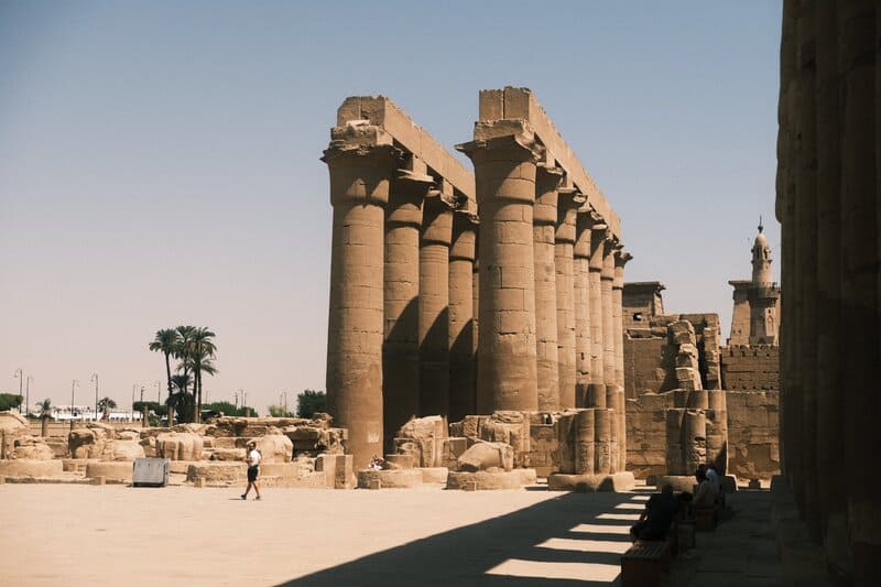 colonnes temple louxor egypte