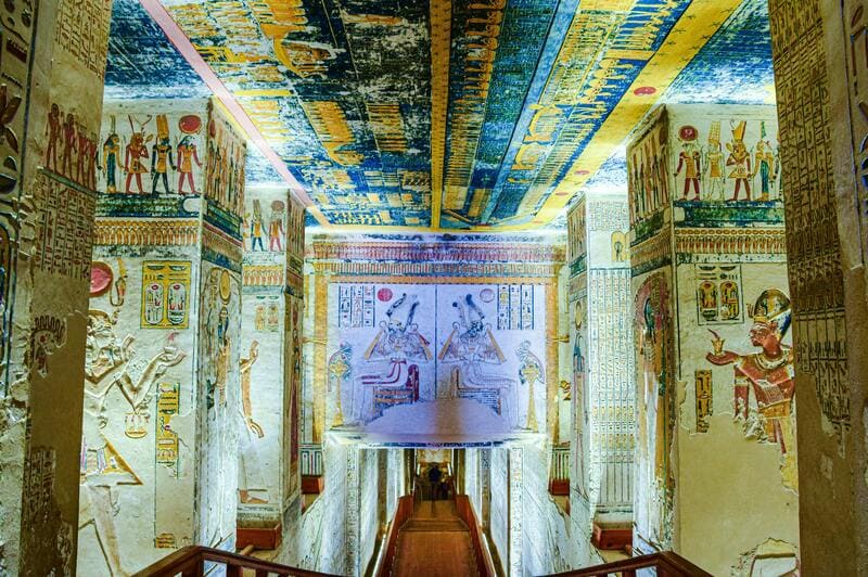 tombe vallée des rois louxor egypte
