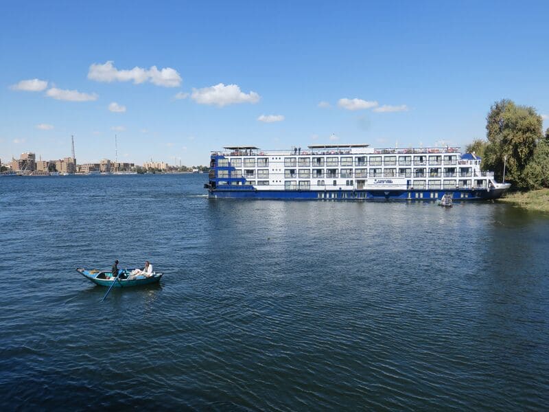 Bateau hôtel flottant en Egypte